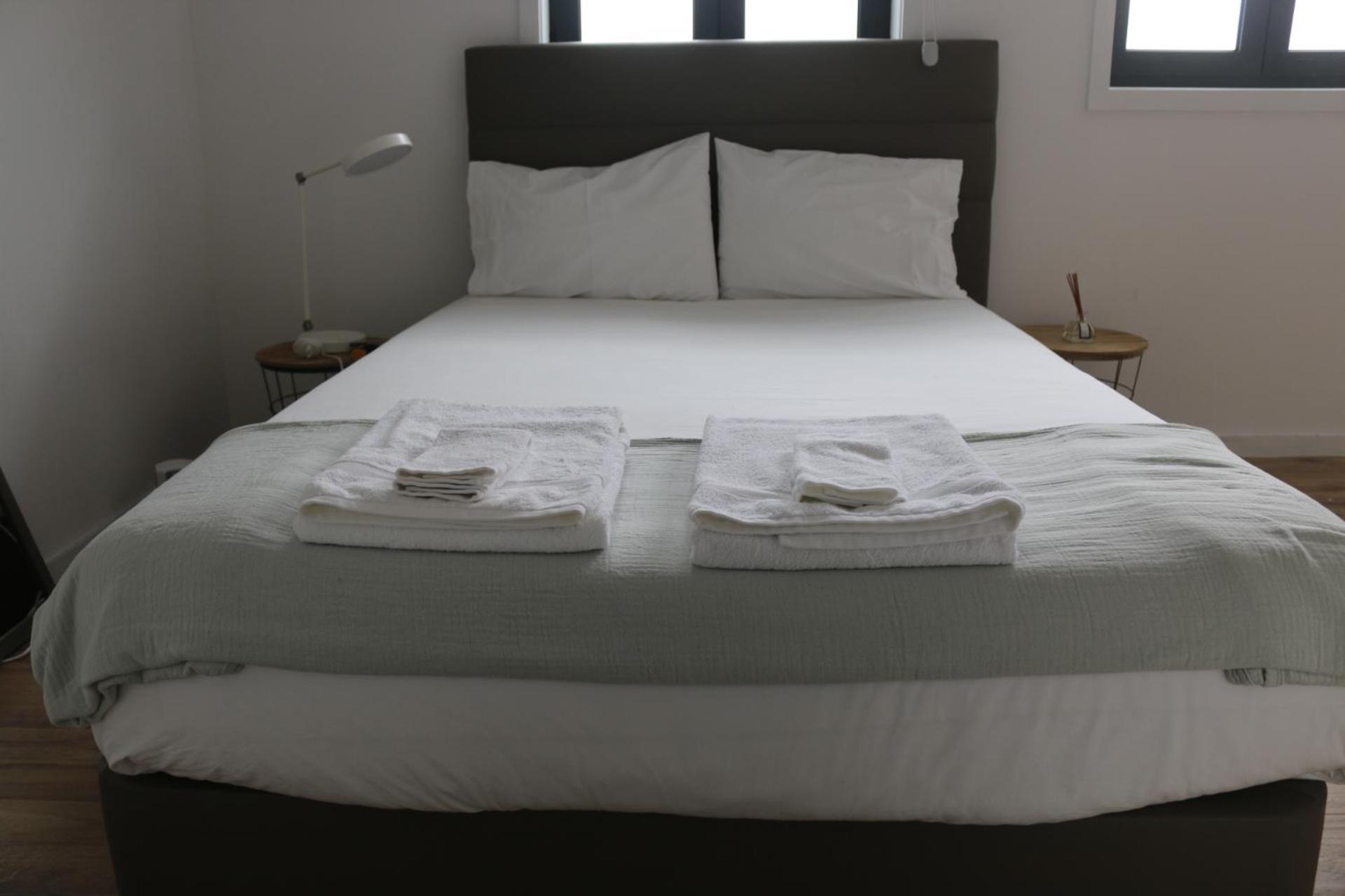 9 Min Metro To Downtown, For Couples& Free Parking * Porto