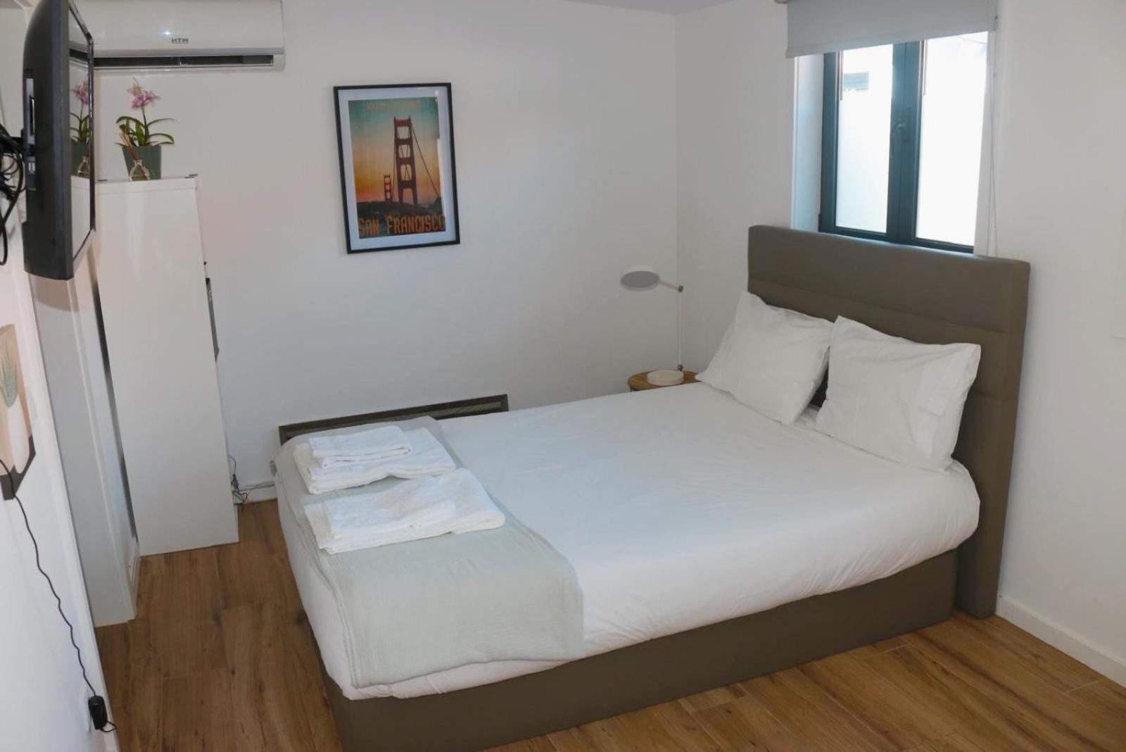 Apartamento 9 Min Metro To Downtown, For Couples& Free Parking *