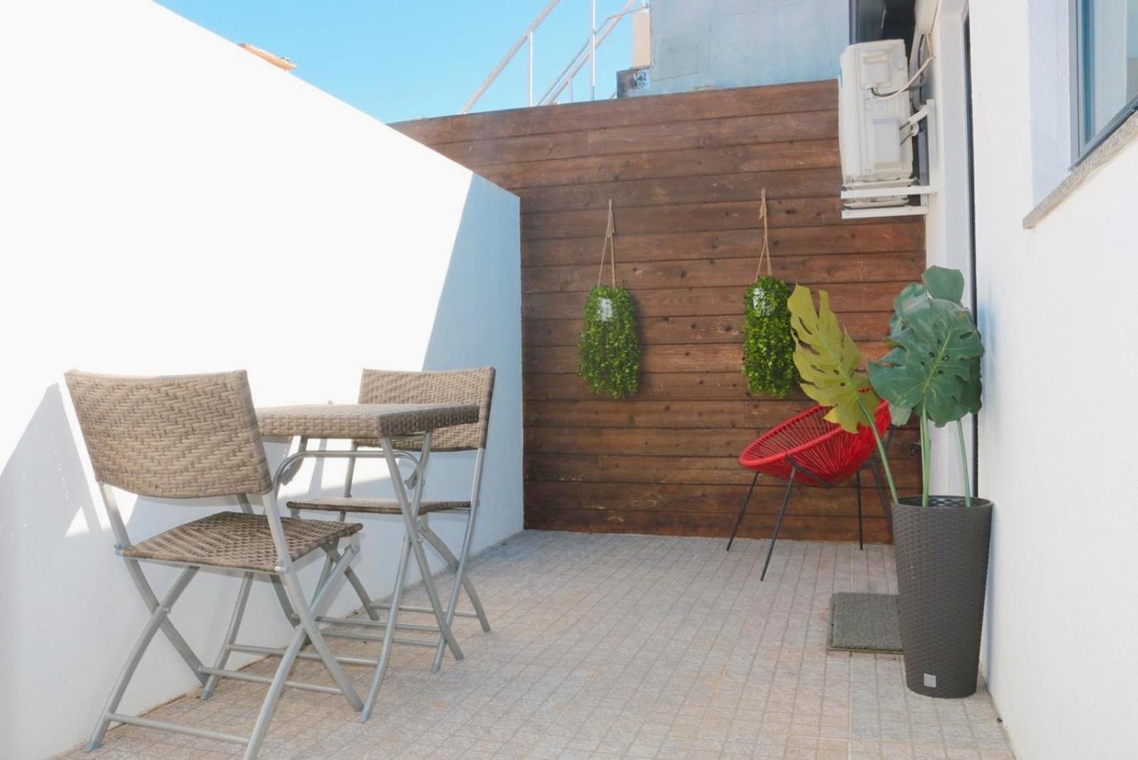 9 Min Metro To Downtown, For Couples& Free Parking Apartament Porto